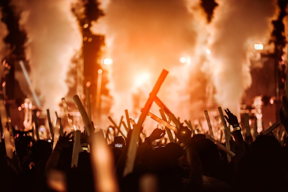 Koncert przeniesiony na jesień: nowe szanse dla fanów!