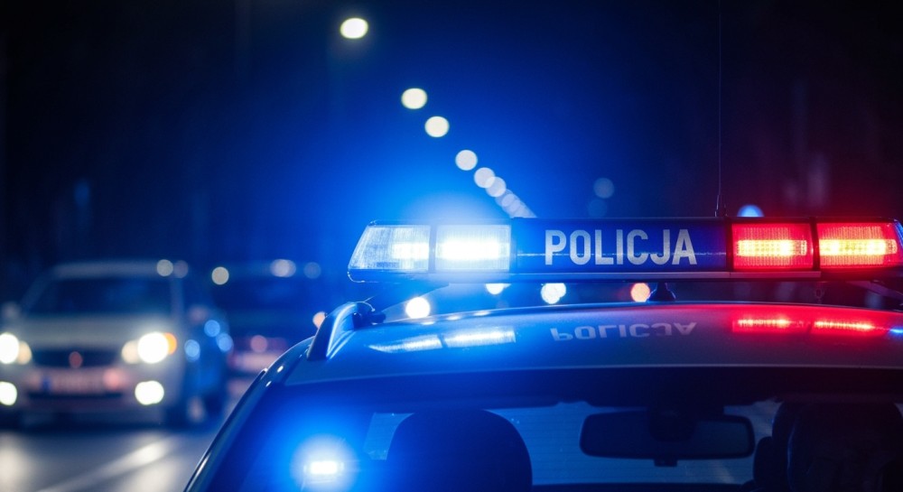 Złodzieje zablokowali drzwi i okradli sklep w Poznaniu